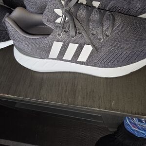 Adidas MenSwift 22